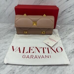 NWT Valentino Garavani Wallet on a Chain Shoulder Bag